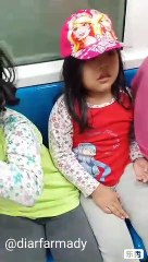 Vlog : Lucu Naik MRT, Sakhi Ngambek tas nya hilang