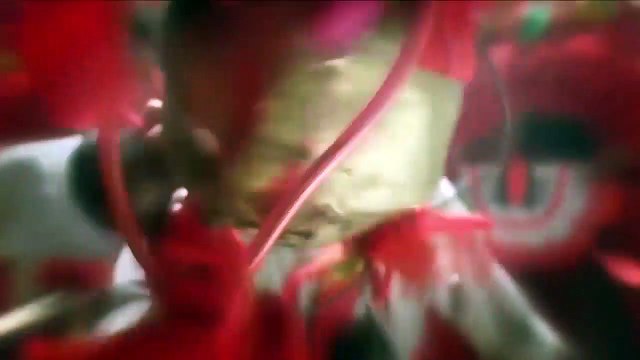 A batalha foi terrível, os soldados do exército foram explodidos, tentaram subir de novo a metralhadoras pesadas e varreram tudo