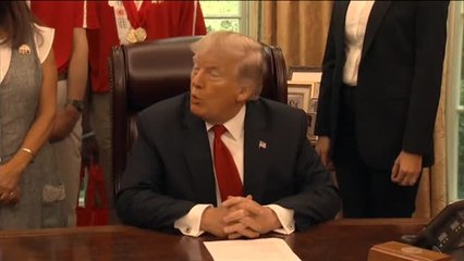 Trump sigue avivando la polémica con la congresista Omar