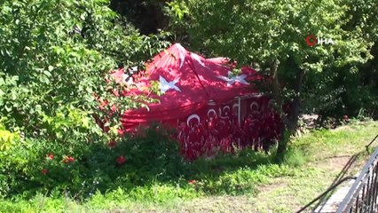Bayraklı Baba Türbesi'ne ziyaretçi akını