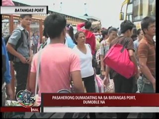 Скачать видео: Thousands flock to Batangas port