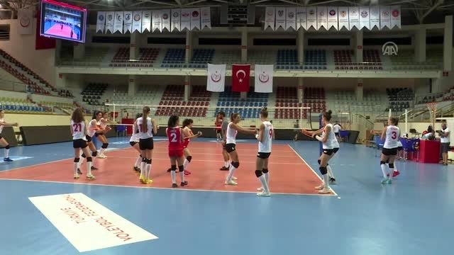 A Milli Kadın Voleybol Takımı'nda hedef olimpiyatlar