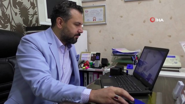 Kayıp gazetelerinin izini süren vatandaş görüntüleri izleyince her şeyin farkına vardı...Gazetelerin çalındığı anlar kamerada