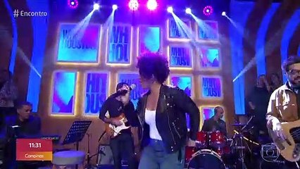 Elesha Paul Moses canta 'I Wanna Dance With Somebody' no  Encontro