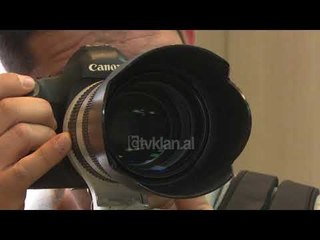 Basha Rama grabit shqiptaret me klientet e tij