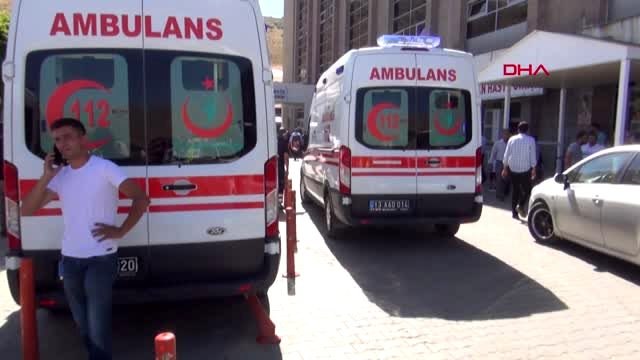 BİTLİS ASKERİ ARACA PKK'LI TERÖRİSTLERCE ROKETLİ SALDIRI 1 ŞEHİT-2