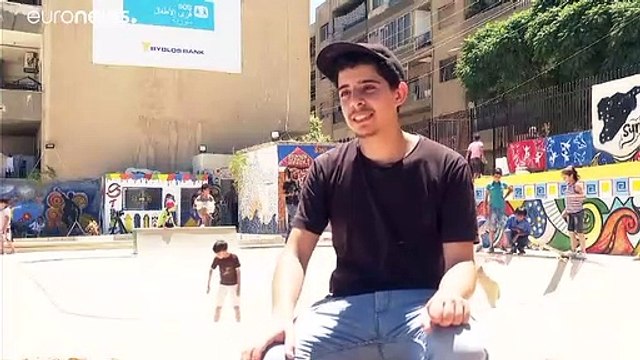 التزلج على الألواح الخشبية لمساعدة الأطفال المصابين بصدمات نفسية جراء الحرب بسوريا
