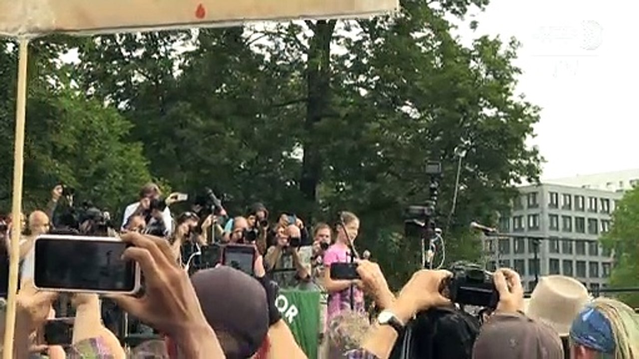 Greta Thunberg stellt Schüler in Berlin auf 'langen Kampf' ein