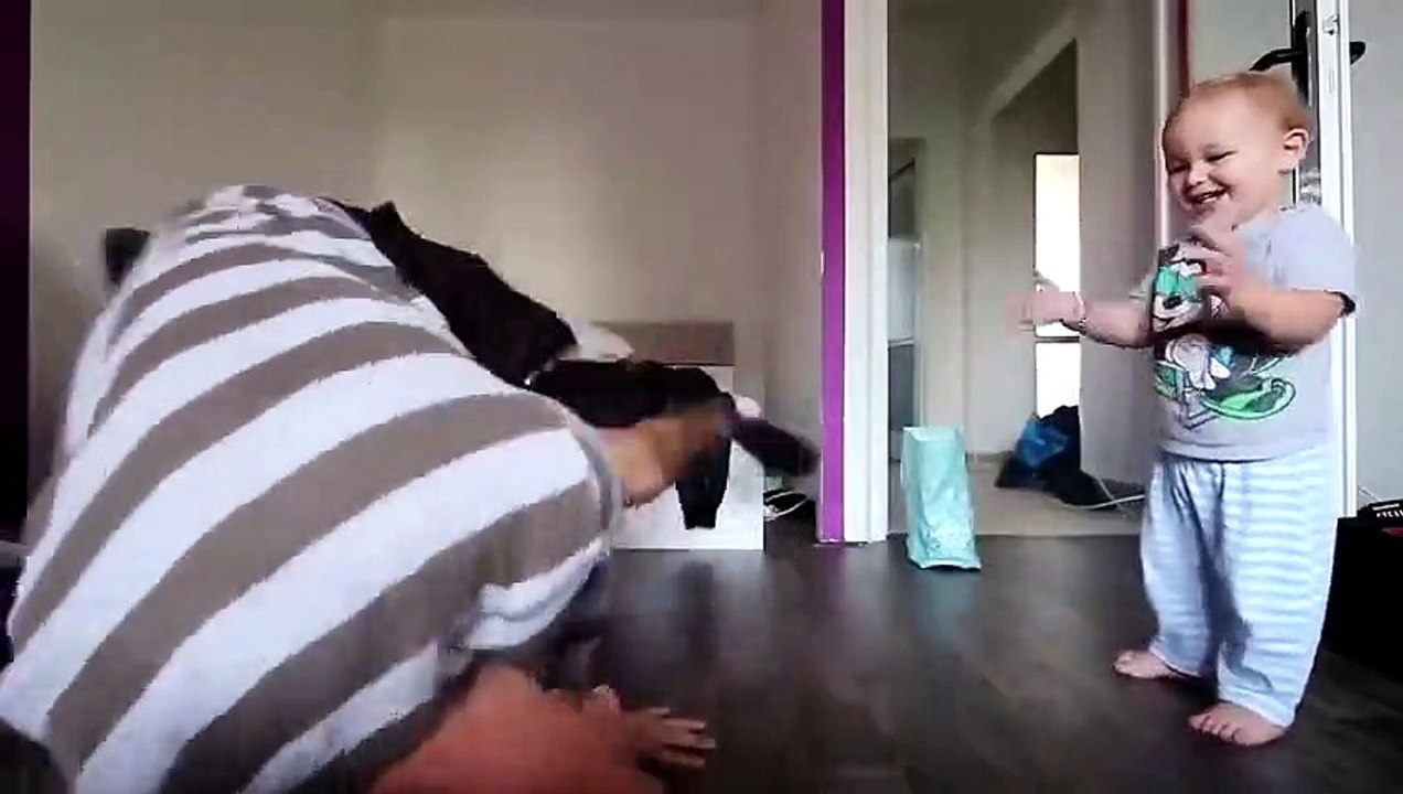 Father his baby son to Hip Hop Dance