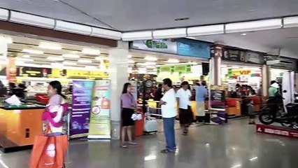 Bali lanza una batalla contra la invasión del plástico