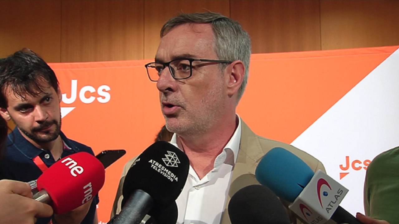 Villegas ve la renuncia de Iglesias un "giro" en el "culebrón"