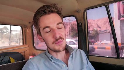 On a cassé 3 voitures dans un désert en Iran