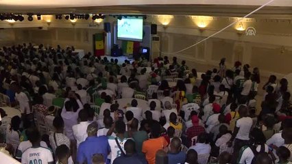 Taraftarlar, Senegal - Cezayir maçını heyecanla takip etti