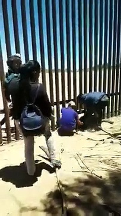 crossing border (2)