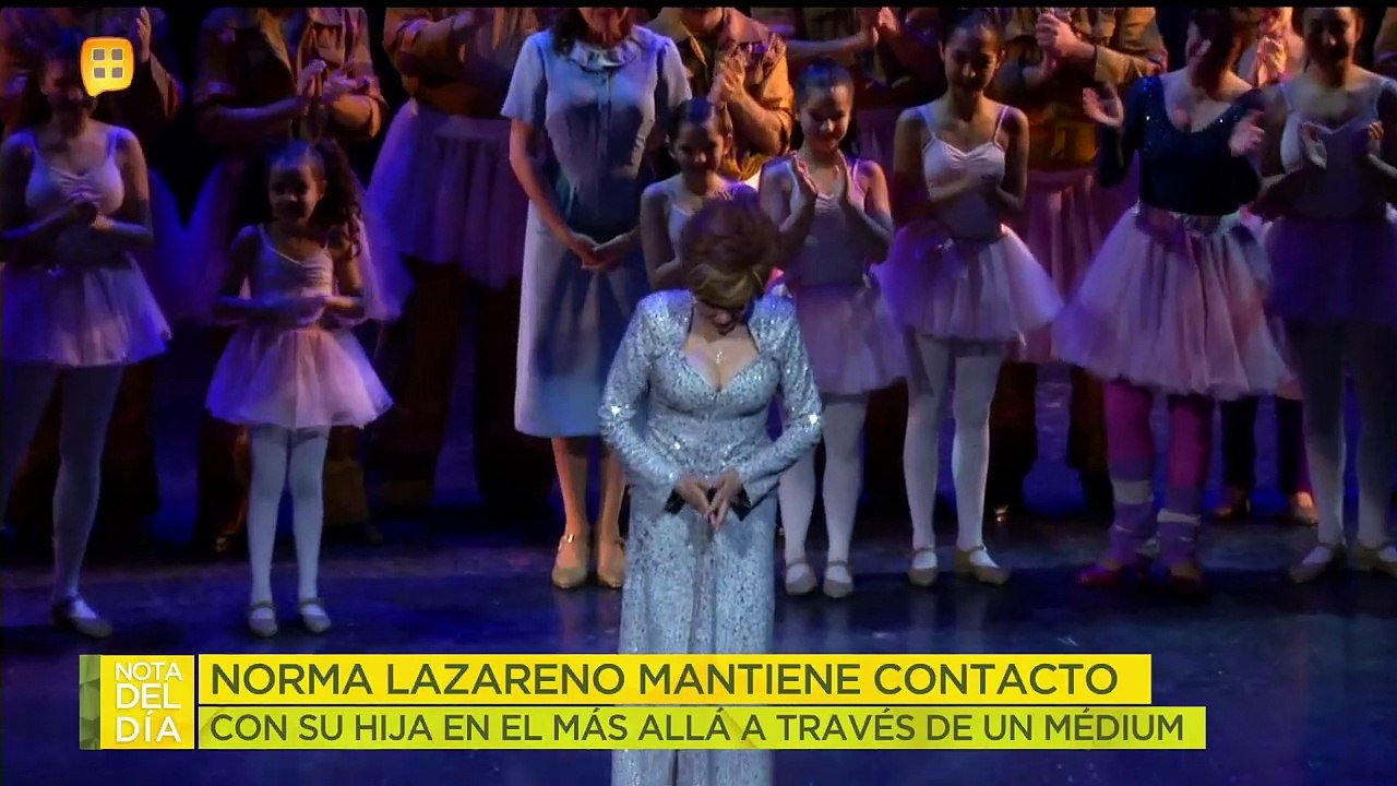 Norma Lazareno mantiene contacto con su hija en el más allá a través de un medium.