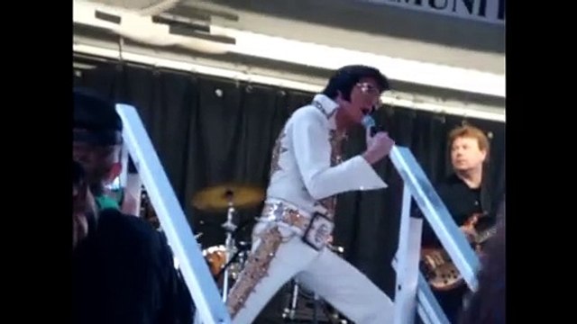Raymond Michaels as Elvis Presley Cypress Concert Green 2010 part