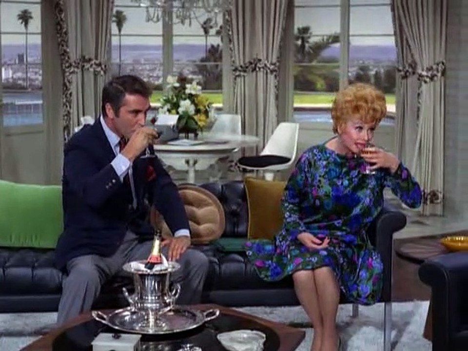 The Lucy Show: Lucy and The French Movie Star