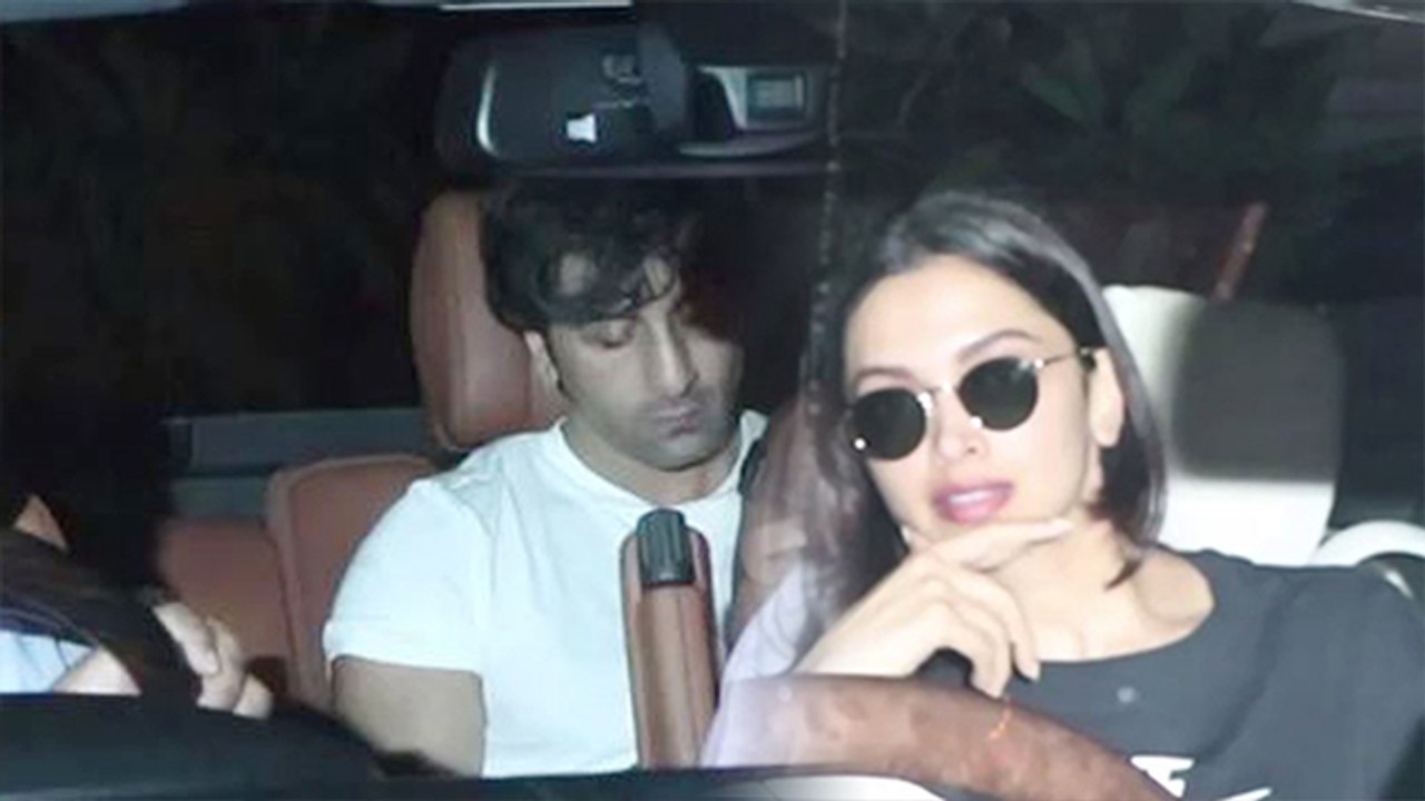 Deepika Padukone & Ranbir Kapoor spotted at Luv Ranjan's residence for film? | FilmiBeat