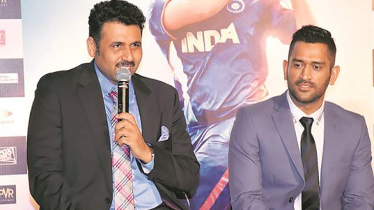 MS Dhoni Has No Immediate Plans To Retire, Says Longtime Friend || Oneindia Telugu