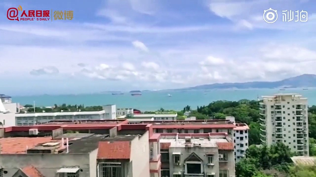 武大厦大争夺最美高校？网友：武大有湖，厦大有海，但录取我的最美 via@人民日报