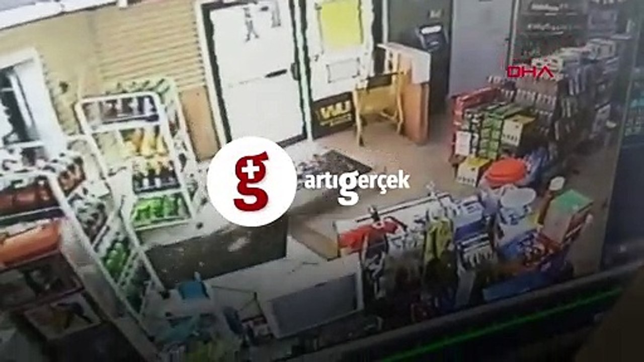 Yolunu şaşıran geyik markete daldı