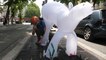 Street art : Olivier va envahir Paris avec ses ours blancs