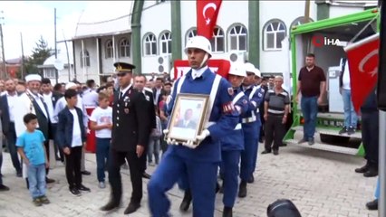 Şehit binbaşı son yolculuğuna uğurlanıyor