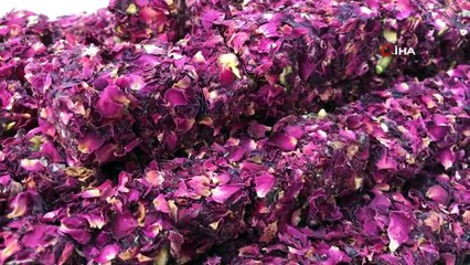 Lokum severlerin yeni gözdesi güllü ve zereşk üzümlü lokum