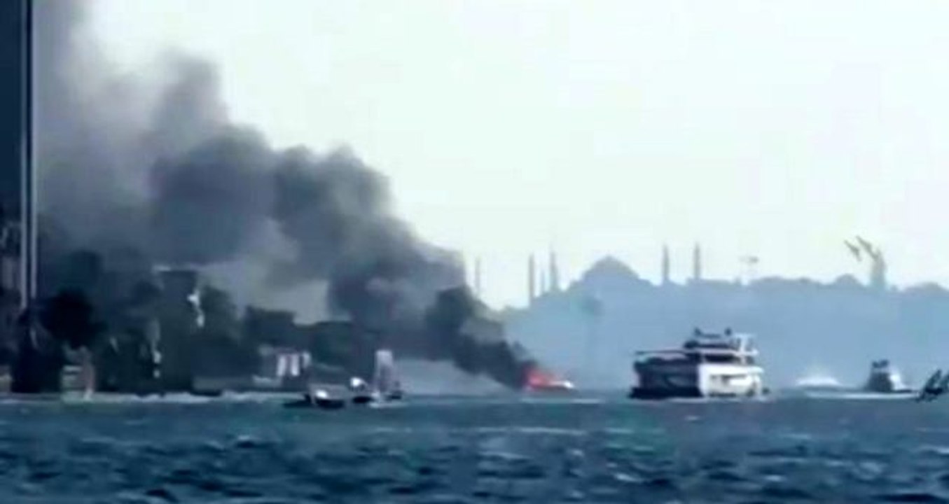 Son Dakika! Üsküdar açıklarında tekne yanıyor