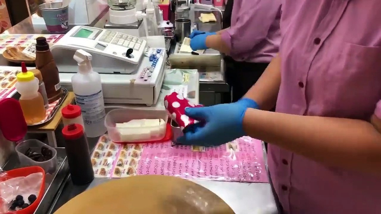 japanese street food - creamy crepe compilation