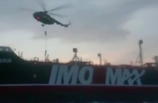 Imatges de la captura del petrolier Stena Impero