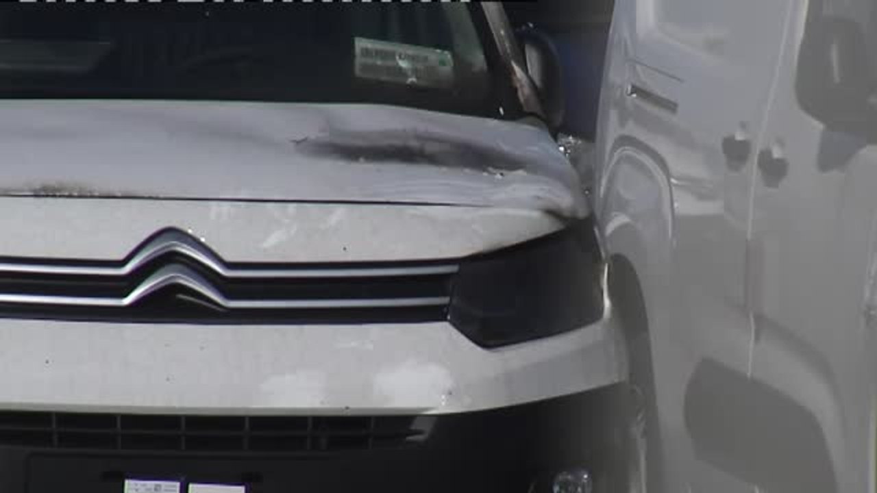 Un incendio daña medio centenar de coches nuevos en el Puerto de Vigo