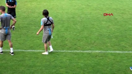 SPOR Ahmet Ağaoğlu, ayakkabılarını Aldülkadir Ömür'e verdi