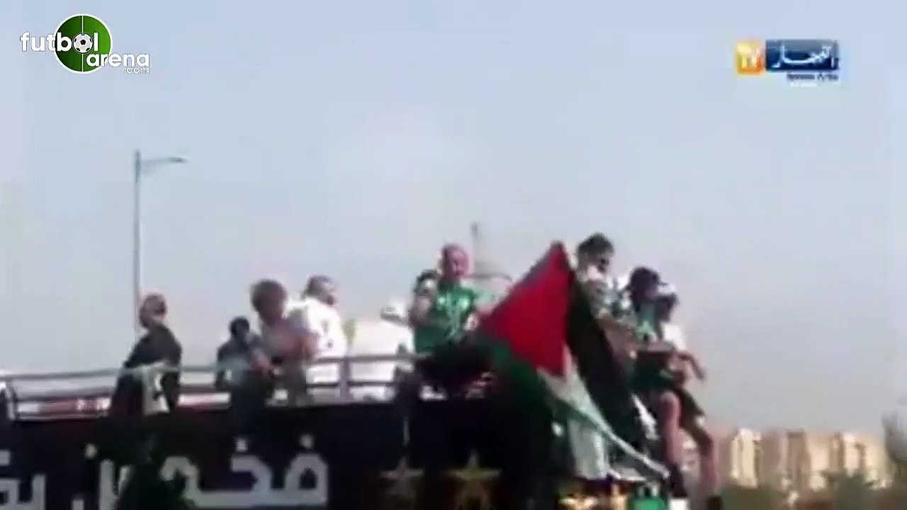 Feghouli ve arkadaşları şampiyonluğu kutluyor