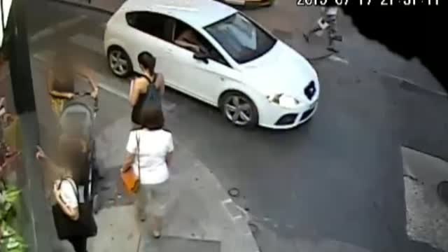 Sintonizan porno en el televisor de una tienda de electrodomésticos en el centro de Lucena