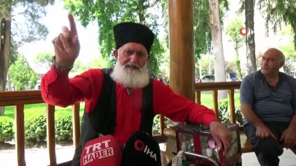 Yöresel kıyafeti ve parfümleriyle 27 yıldır turistlerin ilgi odağı