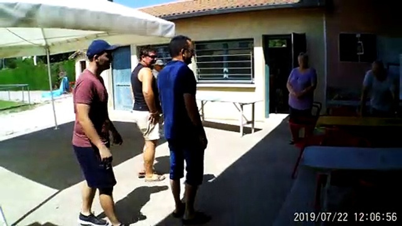 Stage 3, préparation des tables par les anciens...