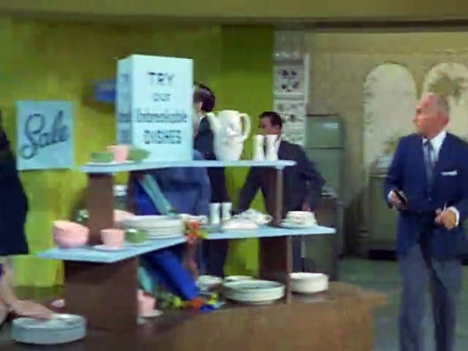 The Lucy Show: Lucy Gets Trapped