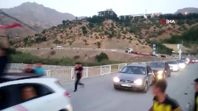 Antalyalı astsubay Sasonlu aşiret kızıyla Kürtçe halaylar eşliğinde evlendi