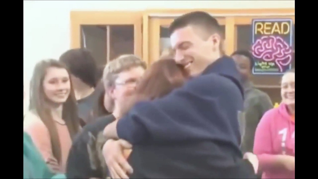 Elvis cant help falling in  love- by sporadic