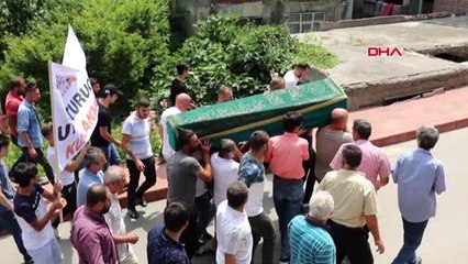 SAMSUN UYUŞTURUCUDAN ÖLEN GENCİN CENAZESİNDE PANKARTLI TEPKİ