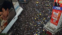 Batalla campal en Hong Kong entre policía y manifestantes