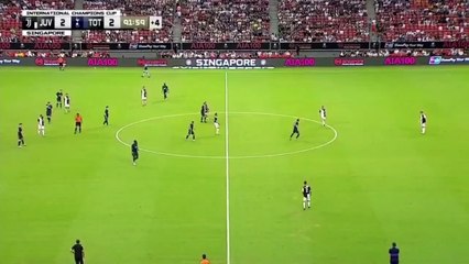 Dans les arrêts de jeu, Harry Kane marque du milieu de terrain face à la Juventus !