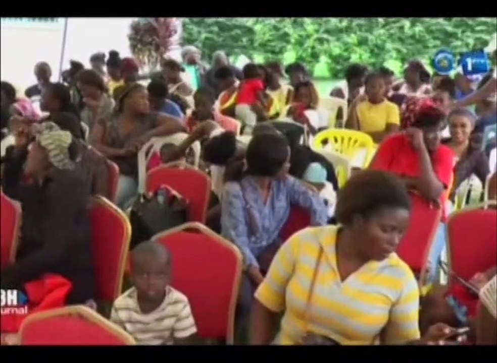 RTG/Caravane de sensibilisation et de distribution de moustiquaires imprégnés par L`ong Palu Stop a l`occasion de ces 20ans d`existence dans la commune de NTOUM