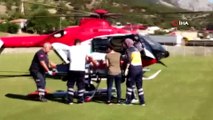 Otomobilin çarptığı adam ambulans helikopterle Adana'ya sevk edildi...Kaza anları kamerada
