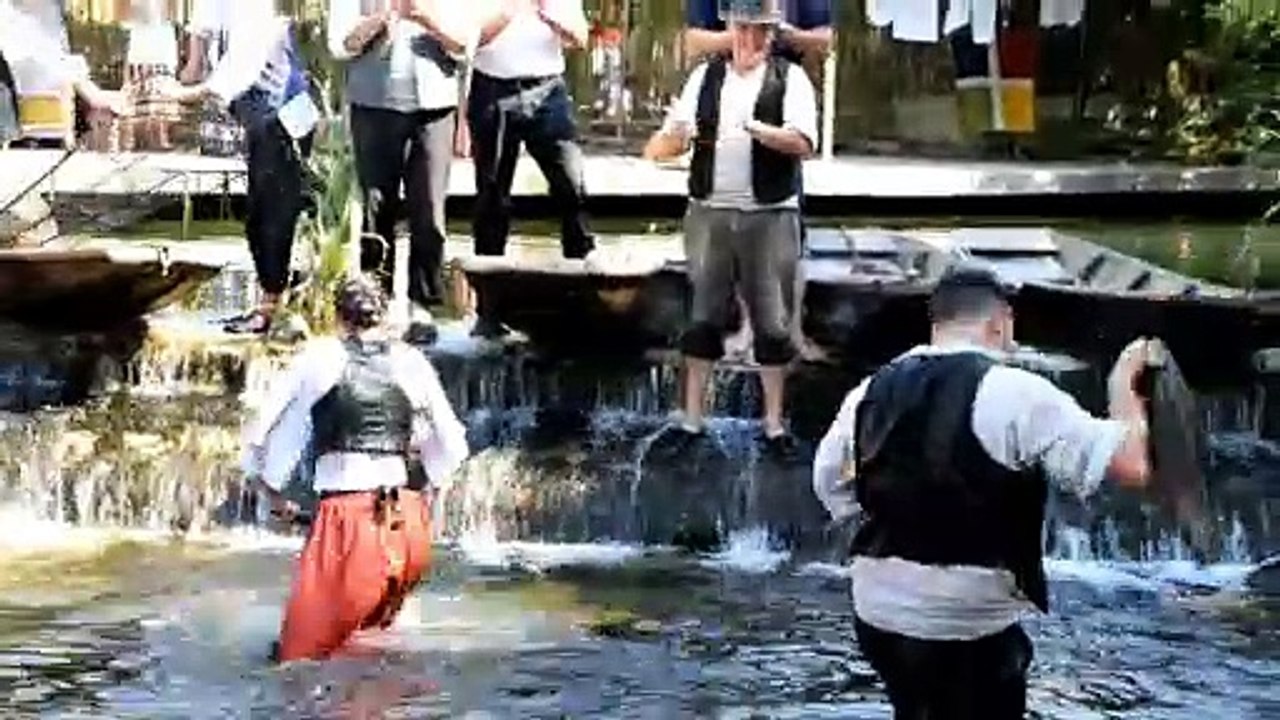 Fête de la pêche d'antan à L'Isle-sur-la-Sorgue dans le Vaucluse