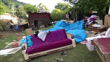 Düzce’de evlerini sel basan aile 3 gündür dışarıda yaşıyor