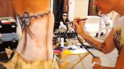 Du body painting à Cuisery pour les 20 ans du village du livre