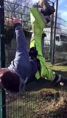 Cet employé passe la pire journée de sa vie... Le pauvre