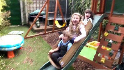 Sophia, Isabella e Alice Brincando pela Casa